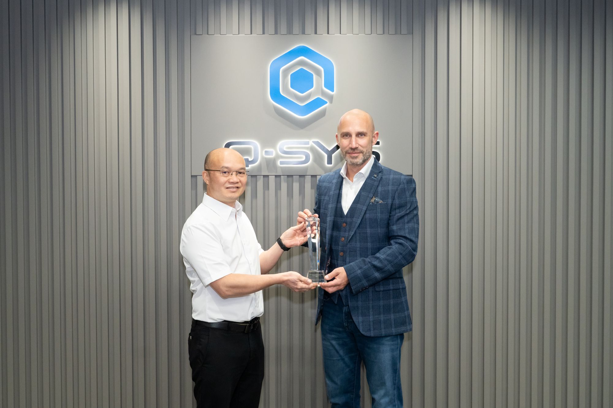 战略升级  - -| - - 聚沣视听与Q-SYS携手开启财年新篇章
